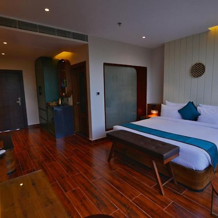 The Convoy Hotel Dibrugarh Bagian luar foto