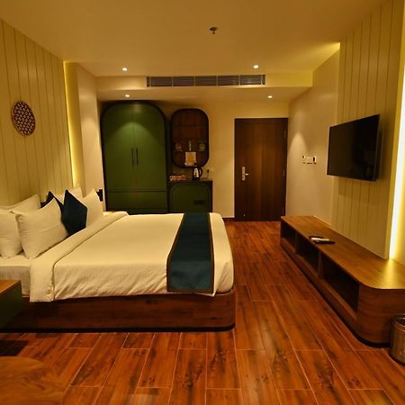 The Convoy Hotel Dibrugarh Bagian luar foto