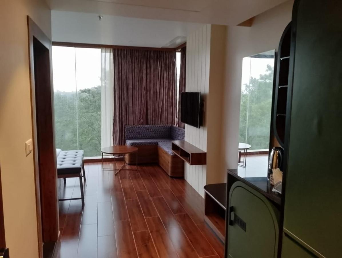 The Convoy Hotel Dibrugarh Bagian luar foto