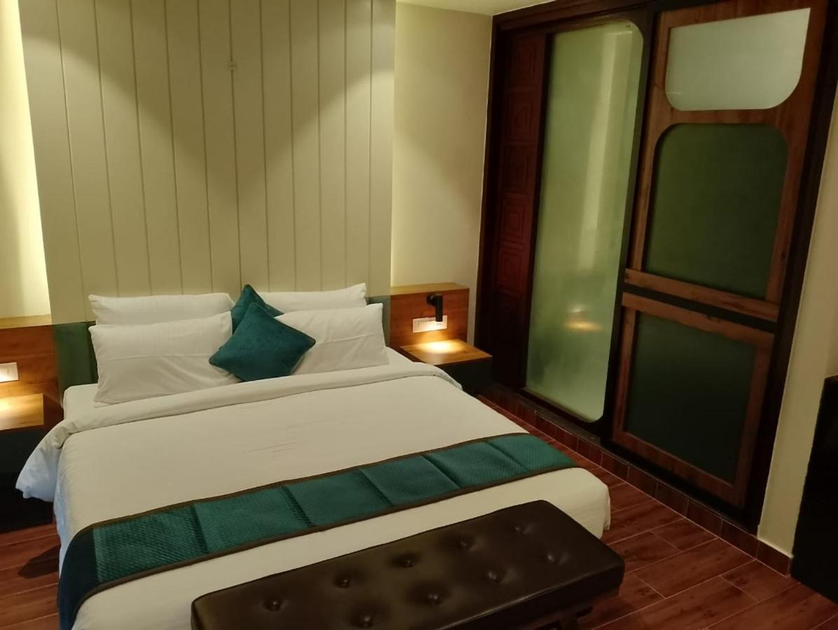 The Convoy Hotel Dibrugarh Bagian luar foto