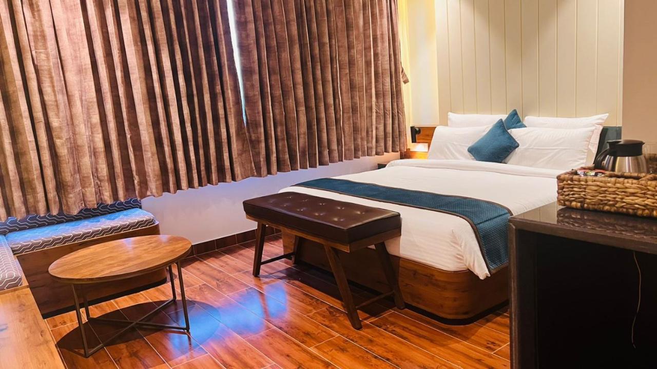 The Convoy Hotel Dibrugarh Bagian luar foto