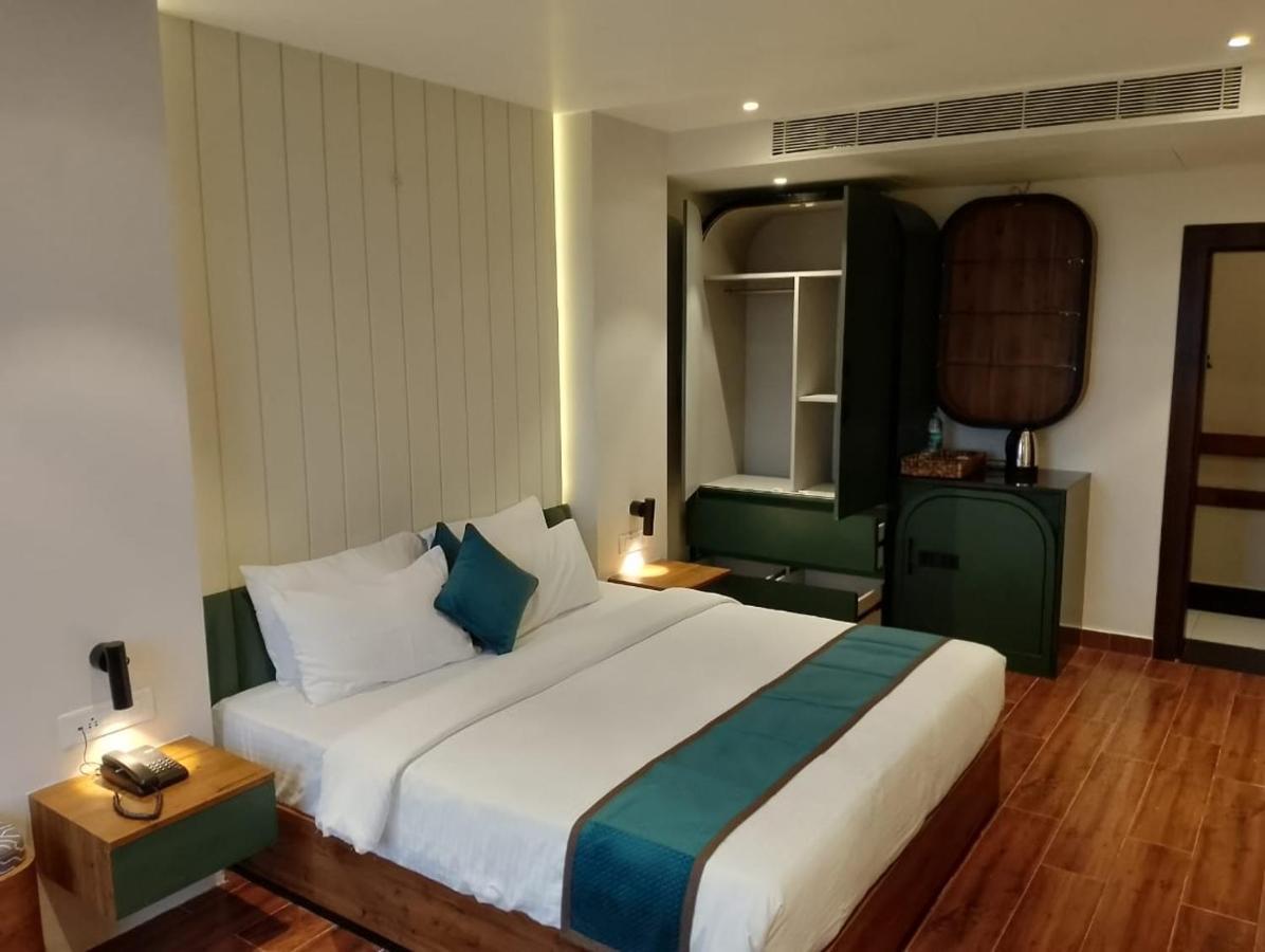 The Convoy Hotel Dibrugarh Bagian luar foto