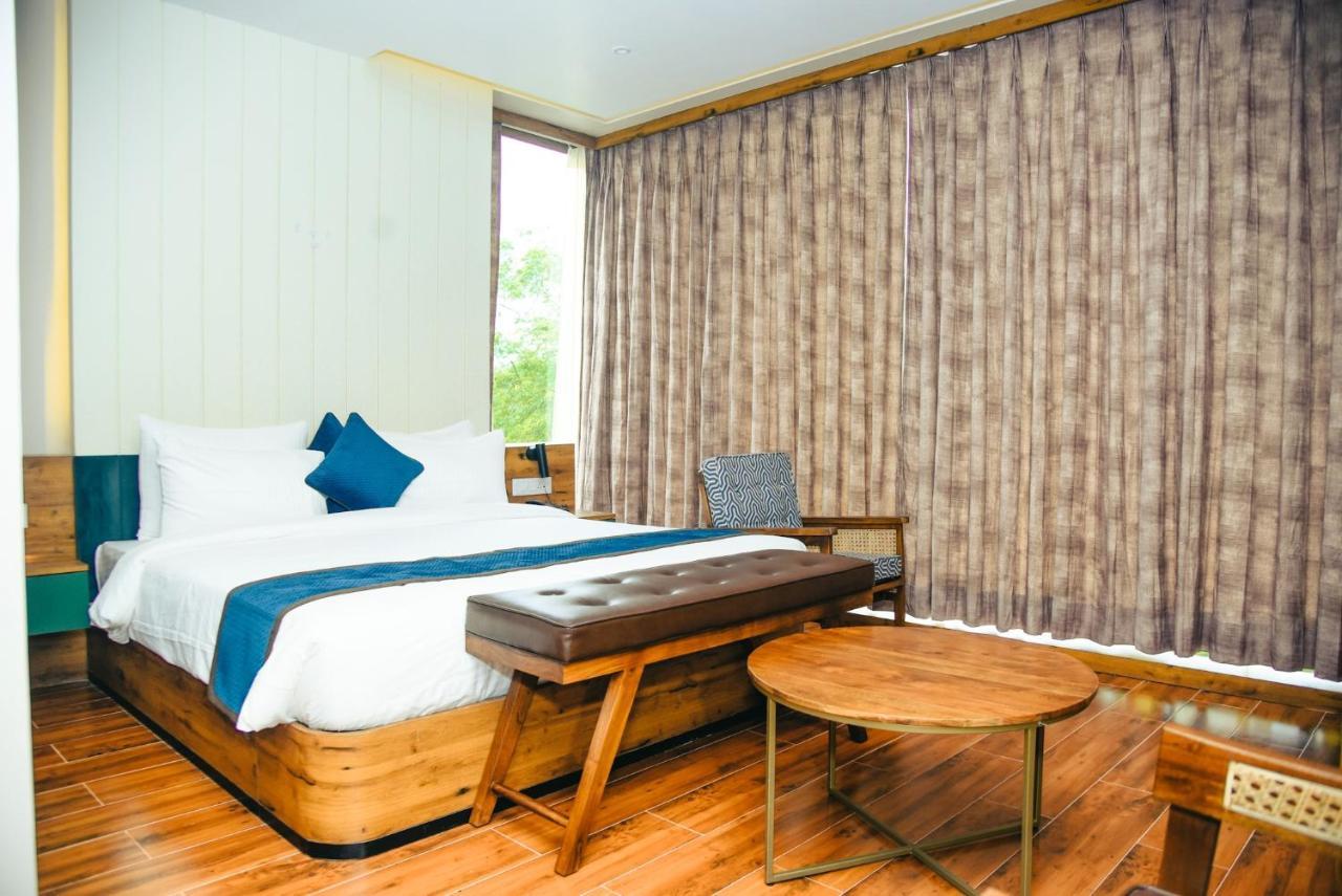 The Convoy Hotel Dibrugarh Bagian luar foto