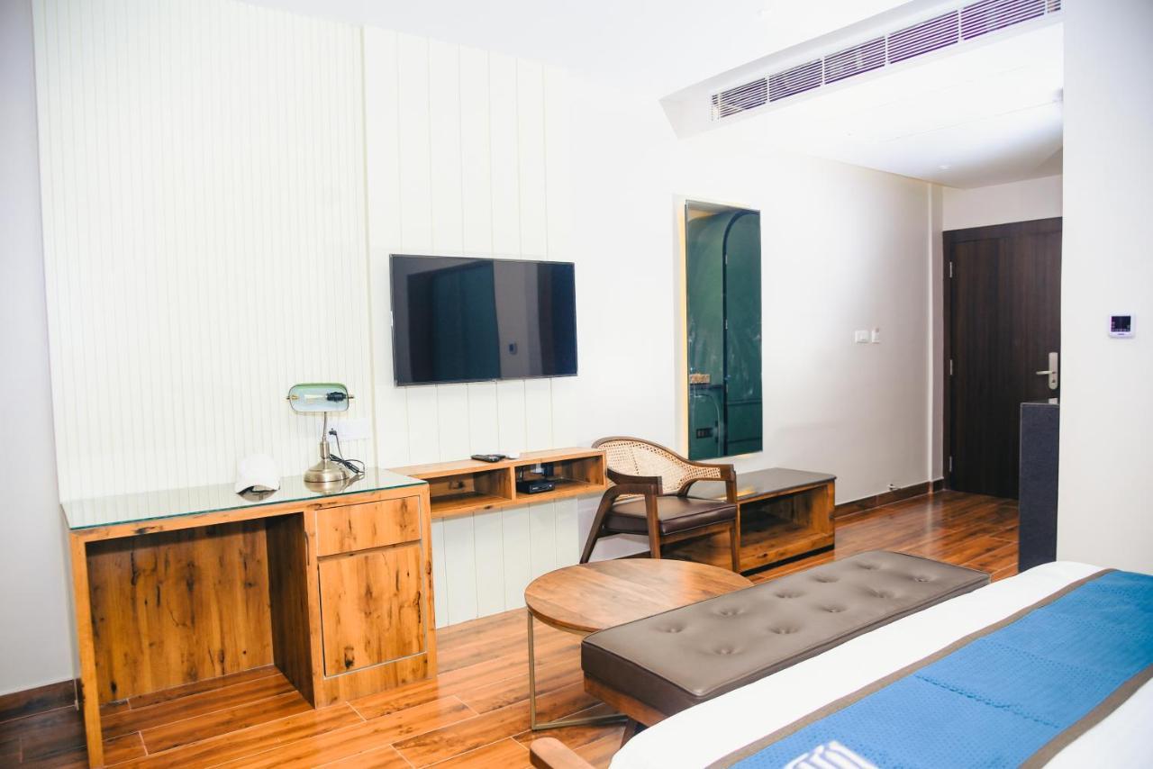 The Convoy Hotel Dibrugarh Bagian luar foto