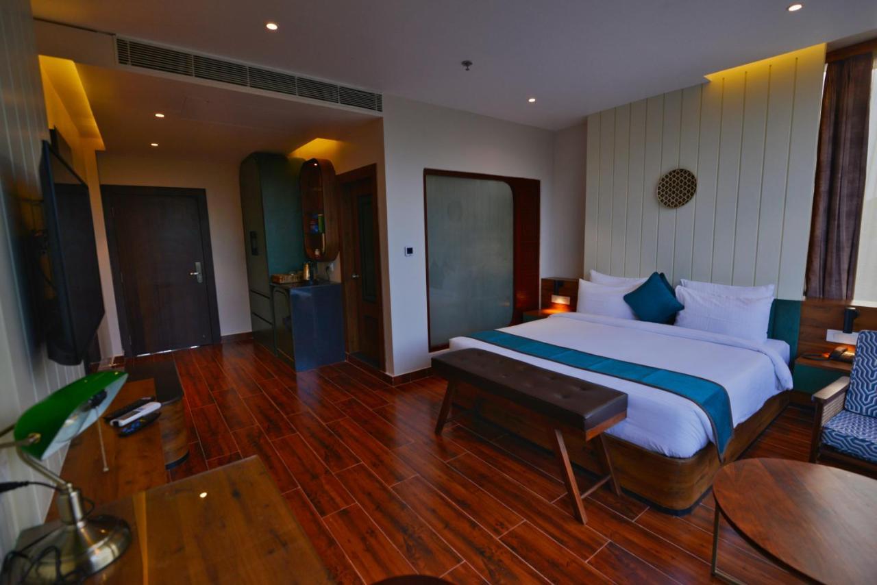 The Convoy Hotel Dibrugarh Bagian luar foto
