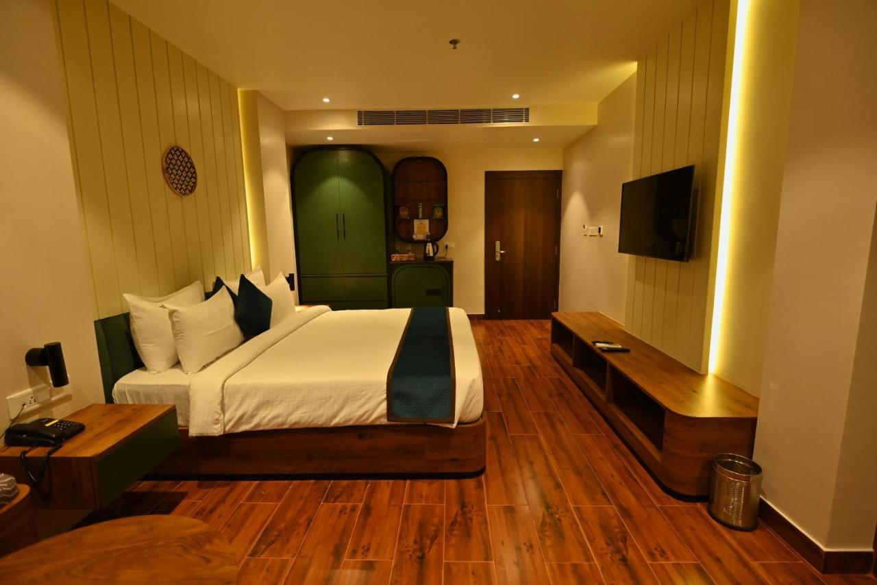 The Convoy Hotel Dibrugarh Bagian luar foto