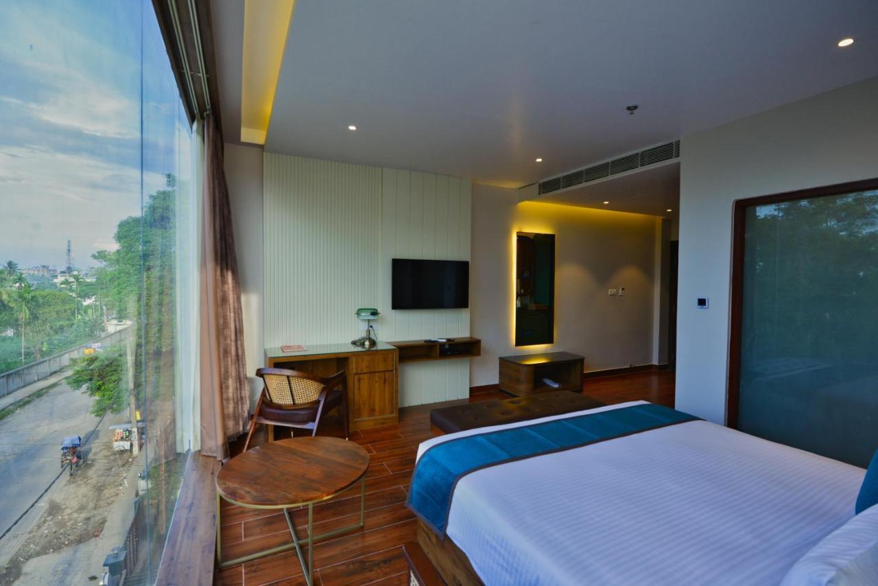 The Convoy Hotel Dibrugarh Bagian luar foto