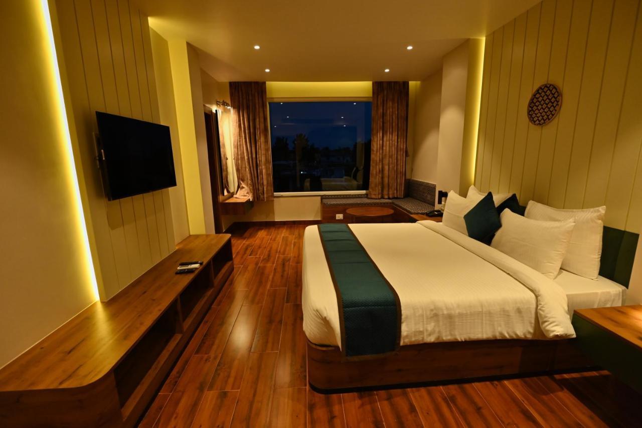 The Convoy Hotel Dibrugarh Bagian luar foto