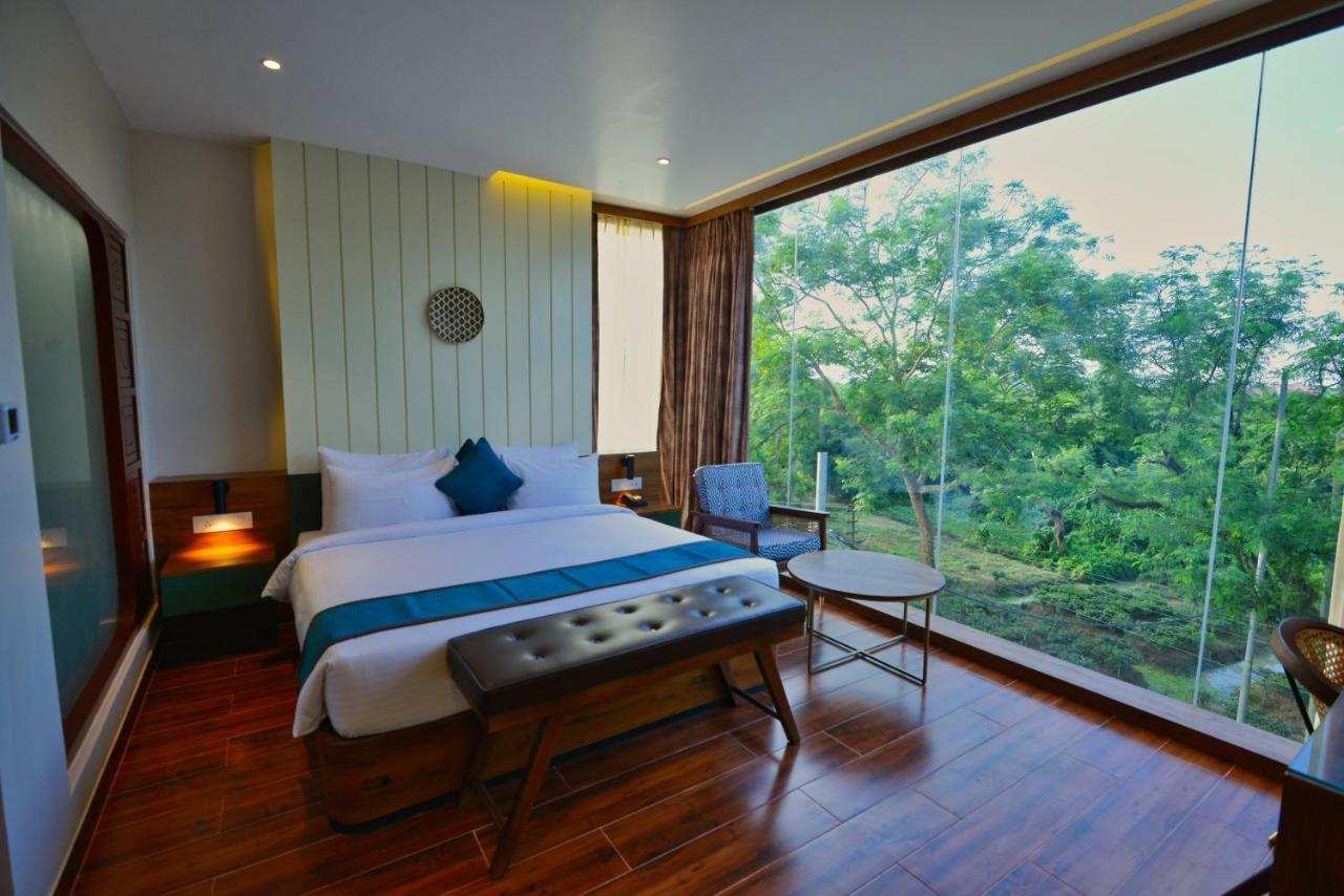 The Convoy Hotel Dibrugarh Bagian luar foto