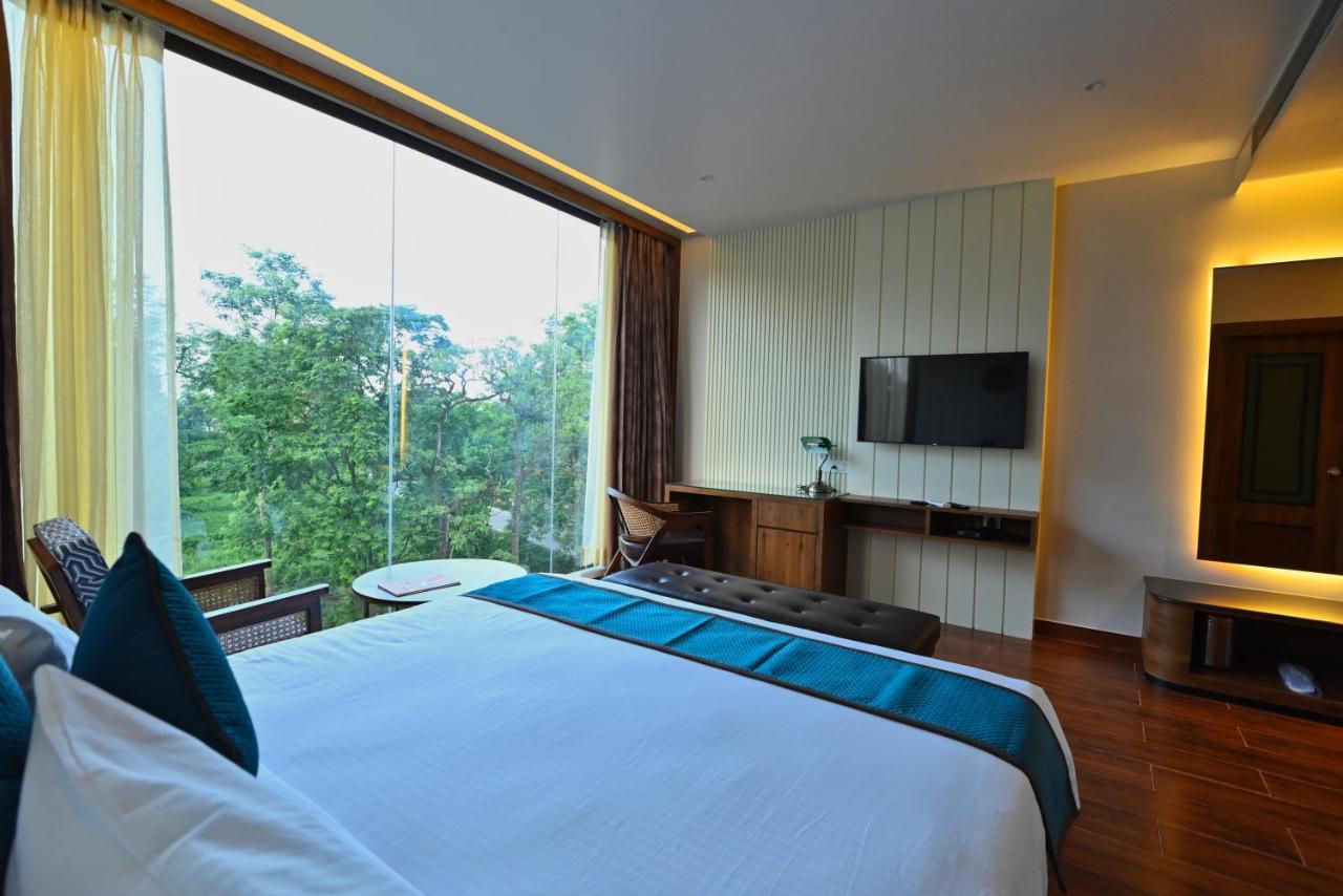 The Convoy Hotel Dibrugarh Bagian luar foto